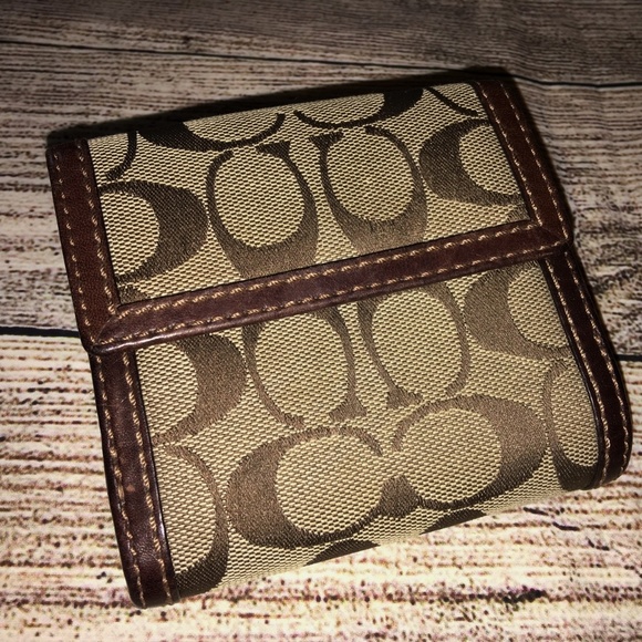 SOLD! COACH Khaki/Mahogany Bifold Turn Lock Wallet - Picture 3 of 8